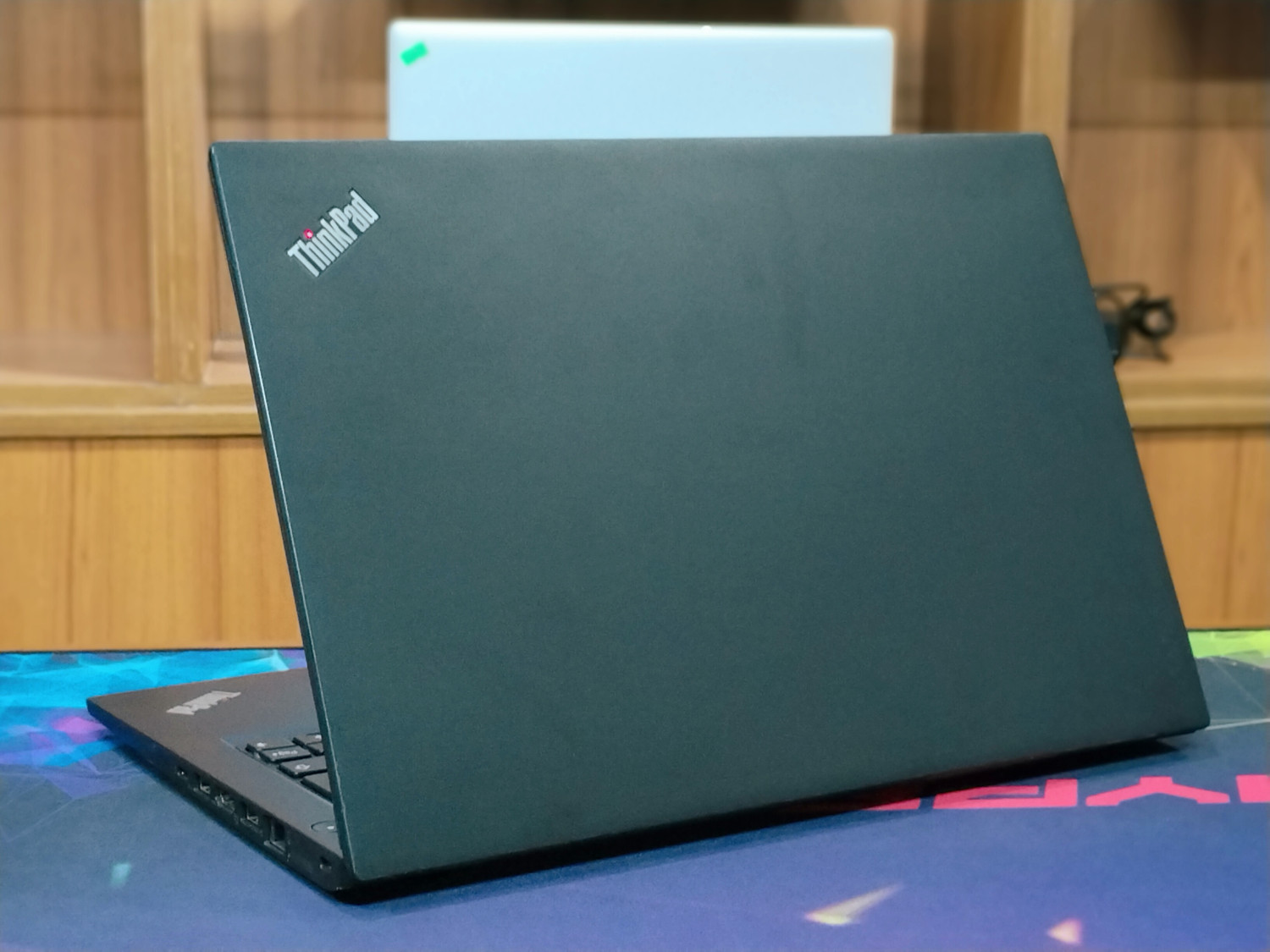 Lenovo ThinkPad T470s Intel Core i5 7th Gen 8GB RAM 256GB SSD 14″ FHD Display Laptop