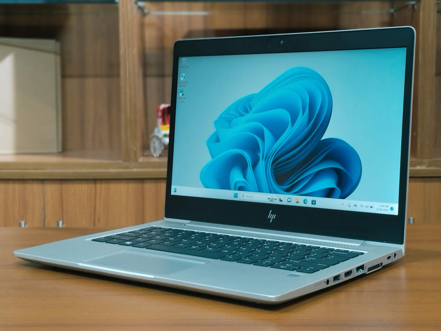 HP Elitebook 735 G6 AMD Ryzen 7Pro 3700U 8GB DDR4 RAM 256GB NVMe M.2 SSD 2GB dedicated GPU 13.3″ FHD Display